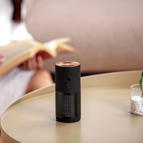 Oczyszczacz powietrza do samochodu — przenośny i ładowany przez USB