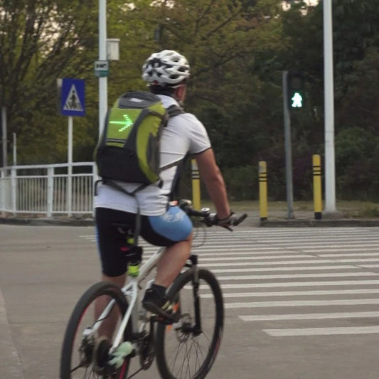 תיק גב עם שלט LED