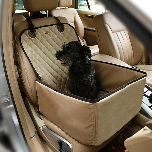 犬用の高いカーシート — 旅行中の快適さと安全性 