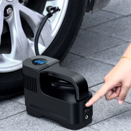 Compresor de Aer Portabil Numeric 12V Cu Lampă LED — Siguranță și Utilizare Noaptea 